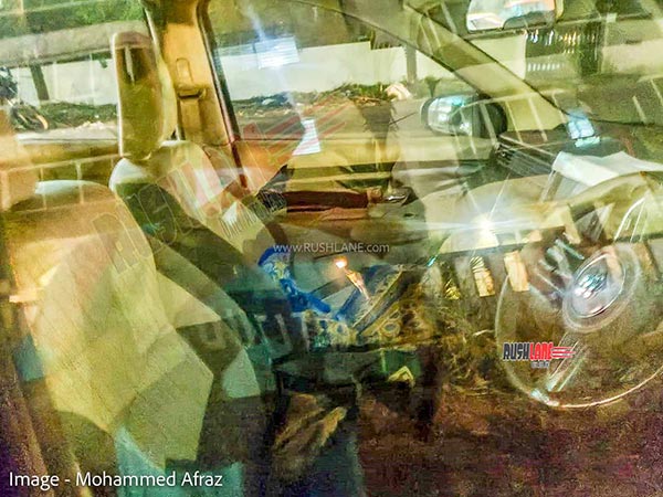 യാതൊരു മറവുകളുമില്ലാതെ ക്യാമറയിൽ കുടുങ്ങി പുതുതലമുറ Maruti Ertiga