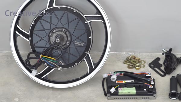 ഇലക്ട്രിക് ഹൈബ്രിഡ് മോട്ടോര്‍സൈക്കിളായി Bajaj Avenger; കിറ്റിന്റെ വില 28,000 രൂപ