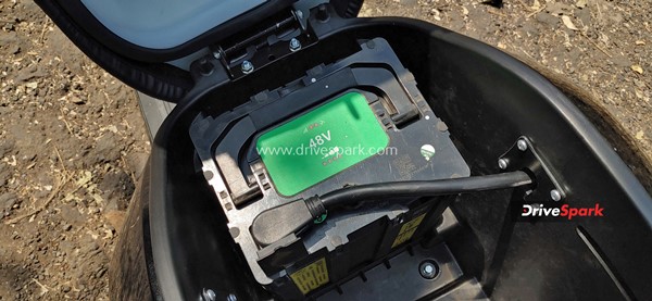 സ്വാപ്പബിൾ ബാറ്ററിയും സിമ്പിൾ സ്റ്റൈലിംഗുമായി Bounce Infinity E1; ഫസ്റ്റ് ഡ്രൈവ് റിവ്യൂ