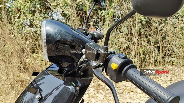 സ്വാപ്പബിൾ ബാറ്ററിയും സിമ്പിൾ സ്റ്റൈലിംഗുമായി Bounce Infinity E1; ഫസ്റ്റ് ഡ്രൈവ് റിവ്യൂ