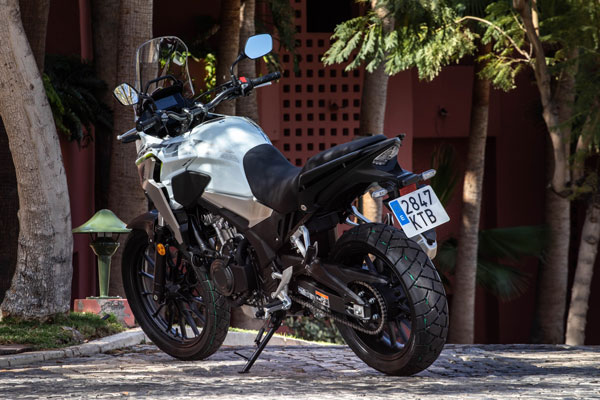 റൈഡർമാർക്ക് ഒരൽപ്പം ആശ്വാസം! CB500X -ന് 1.07 ലക്ഷം രൂപ വില കുറച്ച് Honda റൈഡർമാർക്ക് ഒരൽപ്പം ആശ്വാസം! CB500X -ന് 1.07 ലക്ഷം രൂപ വില കുറച്ച് Honda