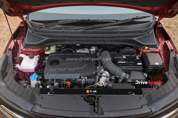 ഇന്ത്യൻ എംപിവി സെഗ്മെന്റിന് പുതുമാനങ്ങളേകാൻ Kia Carens; വില പ്രഖ്യാപനവും ലോഞ്ചും നാളെ