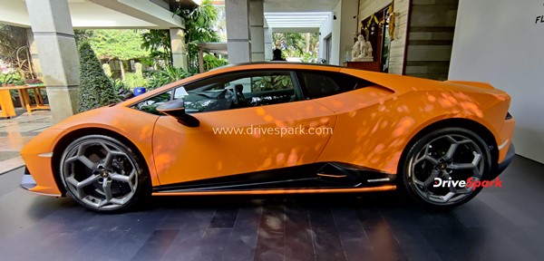 Huracan EVO ഫ്ലൂ ക്യാപ്സൂള്‍ ഇന്ത്യയില്‍ അവതരിപ്പിച്ച് Lamborghini