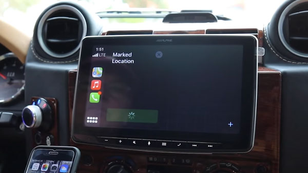 Tesla ഇലക്ട്രിക് പവർട്രെയിനുമായി ആകർഷകമായ പുത്തൻ ഭാവത്തിൽ മുൻതലമുറ Land Rover എസ്‌യുവികൾ