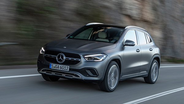 22 വർഷത്തെ വിശ്വസ്ത സേവനത്തിന് സമ്മാനം Mercedes Benz; ജീവനക്കാരന് GLA എസ്‌യുവി സമ്മാനിച്ച് MyG ചെയർമാൻ