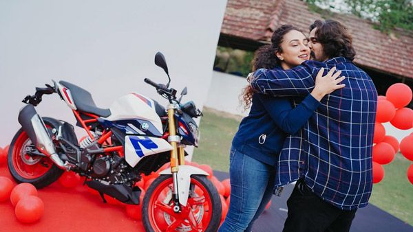 പ്രണയ ദിനത്തിൽ പേളി മാണിക്ക് വൻ സർപ്രൈസ്; യാത്രകൾക്ക് പുതിയ ചിറകുകളേകാൻ ഇനി BMW G 310 R മോട്ടോർസൈക്കിളും
