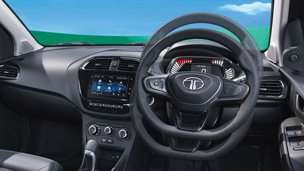 ഇക്കാലത്ത് ഇവയൊരു ആഡംബരമല്ല! കാറുകളിൽ സ്റ്റാൻഡേർഡായി മാറേണ്ട 10 കംഫർട്ട് ഫീച്ചറുകൾ