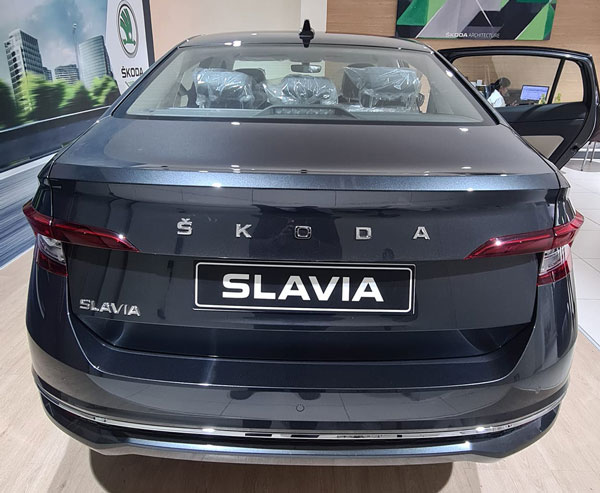 Skoda Slavia ഡിസ്‌പ്ലേ മോഡലുകള്‍ ഡീലര്‍ഷിപ്പുകളില്‍ എത്തി; കൂടുതല്‍ വിവരങ്ങള്‍ പുറത്ത്