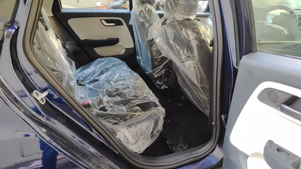 പുതിയ ഒപെൽ ബ്ലൂ കളർ ഓപ്ഷനിൽ അണിഞ്ഞൊരുങ്ങി Tata Altroz എത്തുന്നു, അവതരണം ഉടൻ