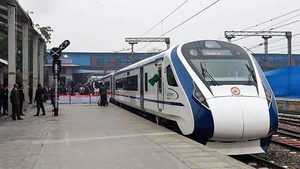 2022 ബജറ്റിൽ കൂടുതൽ മെച്ചപ്പെട്ട 400 പുത്തൻ വന്ദേ ഭാരത് ട്രെയിനുകൾക്ക് അനുമതി