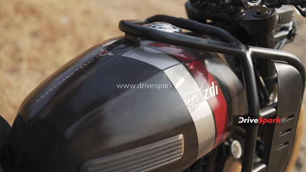 കണ്ണഞ്ചിപ്പിക്കുന്ന സ്റ്റൈലിംഗും മികച്ച പെർഫോമെൻസും! Yezdi Adventure റിവ്യൂ വിശേഷങ്ങൾ