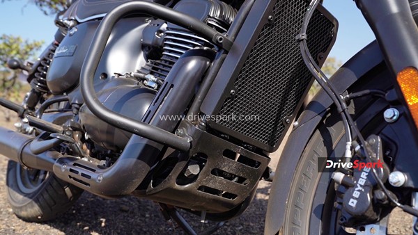 Roadking-ന്റെ പിന്‍ഗാമിയാകാന്‍ Yezdi Roadster; റിവ്യൂ വിശേഷങ്ങള്‍ ഇതാ