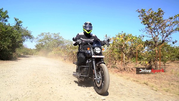 Roadking-ന്റെ പിന്‍ഗാമിയാകാന്‍ Yezdi Roadster; റിവ്യൂ വിശേഷങ്ങള്‍ ഇതാ