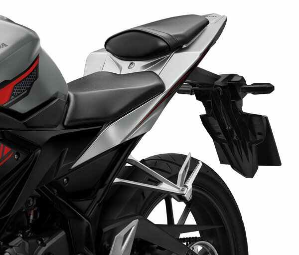 2022 Yamaha R15 V4 Vs Honda CBR150R: എഞ്ചിന്‍, ഫീച്ചര്‍, വില താരതമ്യം ഇത്