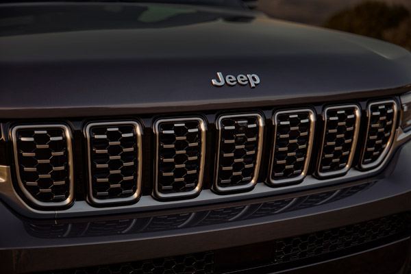 ഗ്രാൻഡാവാൻ ജീപ്പ്, Grand Cherokee എസ്‌യുവിയുടെ പ്രാദേശികമായി നിർമിച്ച മോഡൽ ഉടൻ വരും