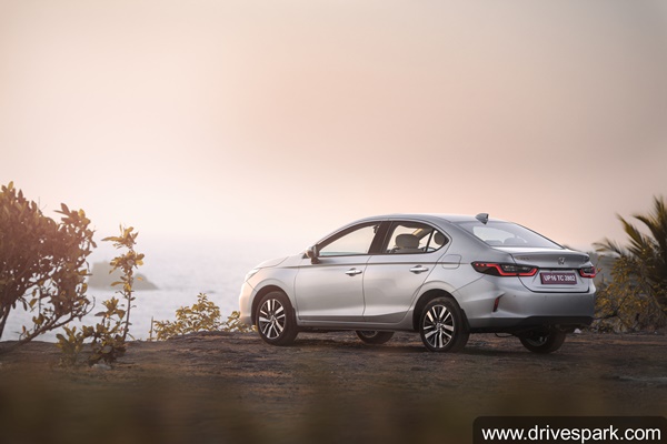 Renault Kiger To Honda City; ആംബിയന്റ് ലൈറ്റിംഗ് വാഗ്ദാനം ചെയ്യുന്ന താങ്ങാനാവുന്ന കാറുകള്‍