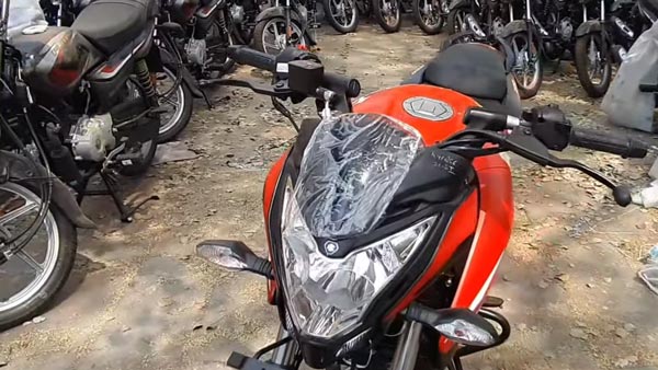 Pulsar NS200 മോഡലിലേക്ക് പുതിയ ബ്ലാക്ക് അലോയ് വീലുകൾ അവതരിപ്പിച്ച് Bajaj Pulsar NS200 മോഡലിലേക്ക് പുതിയ ബ്ലാക്ക് അലോയ് വീലുകൾ അവതരിപ്പിച്ച് Bajaj