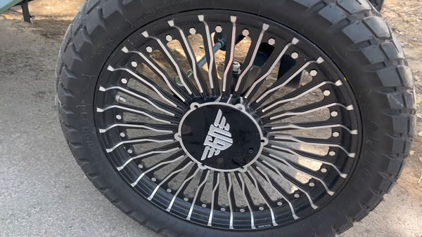 ആൾട്ടോ & ബുള്ളറ്റ് പാർട്സുകൾ ചേർത്ത് ഒരു അടിപോളി വിന്റേജ് ഇലക്ട്രിക് കാർ; വീഡിയോ