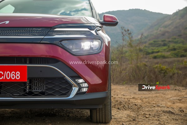 വീണ്ടും തരംഗം സൃഷ്ടിച്ച് Kia; രണ്ട് മാസത്തിനുള്ളിൽ 50,000 ബുക്കിംഗ് എന്ന നാഴികക്കല്ല് പിന്നിട്ട് Carens