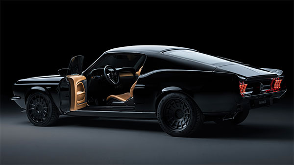 ക്ലാസിക്ക് ലുക്കിൽ മോഡേൺ പവർപ്ലാന്റുമായി ലിമിറ്റഡ് എഡിഷൻ 1967 Ford Mustang EV