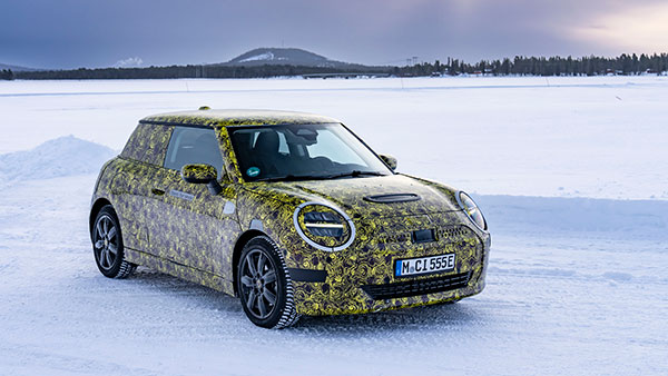 പുതുതലമറയിലേക്ക് ചേക്കേറാൻ ഒരുങ്ങി Mini Cooper SE പ്രീമിയം ഇലക്ട്രിക് കാർ; ടീസർ പുറത്ത്