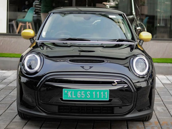 Mini Cooper SE ഇലക്ട്രിക് നിരത്തുകളിലേക്ക്; ആദ്യ ഡെലിവറി കേരളത്തില്‍