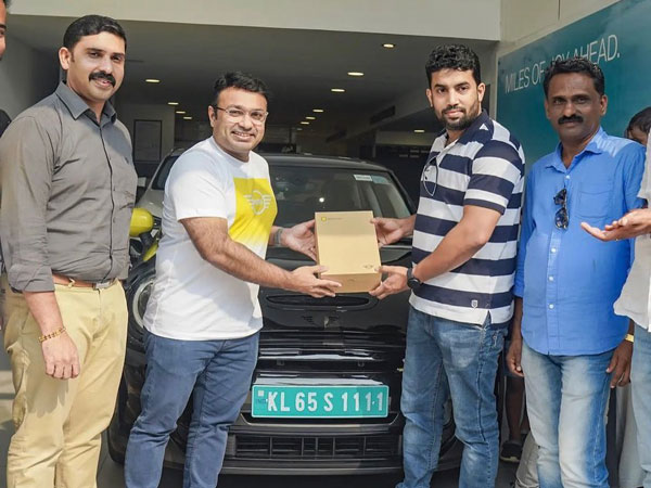 Mini Cooper SE ഇലക്ട്രിക് നിരത്തുകളിലേക്ക്; ആദ്യ ഡെലിവറി കേരളത്തില്‍