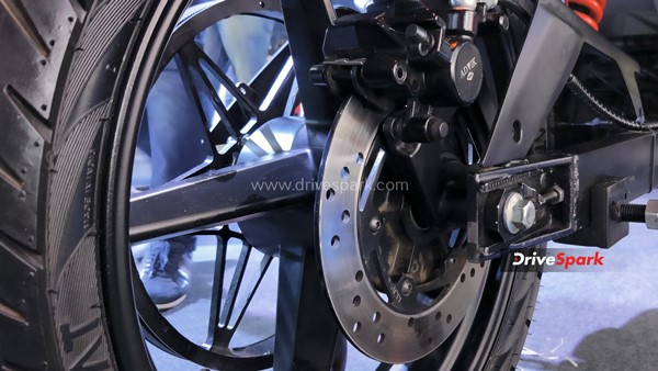 200 കിലോമീറ്റർ റേഞ്ച്, പുതിയ Oben Rorr ഇലക്‌ട്രിക് മോട്ടോർസൈക്കിൾ അവതരിപ്പിച്ചു; വില 1 ലക്ഷം രൂപ