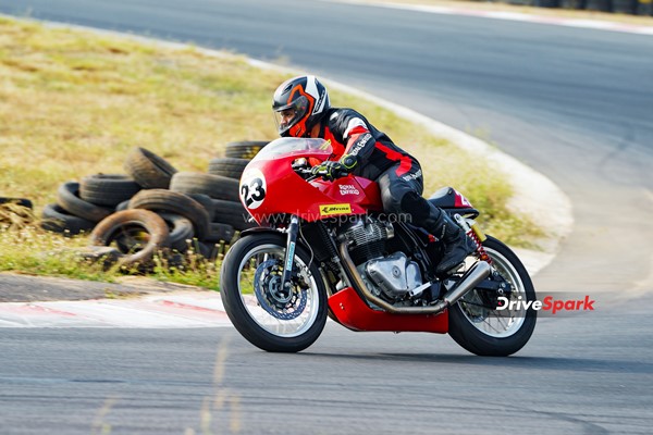 റോയല് എന്ഫീല്ഡ് കോണ്ടിനെന്റല് GT-R650 & GT കപ്പ്: റെട്രോ റേസിംഗിനെ അടുത്തറിയാം റോയല് എന്ഫീല്ഡ് കോണ്ടിനെന്റല് GT-R650 & GT കപ്പ്: റെട്രോ റേസിംഗിനെ അടുത്തറിയാം