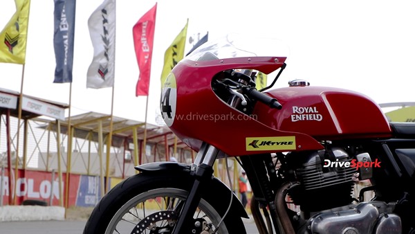 റോയല് എന്ഫീല്ഡ് കോണ്ടിനെന്റല് GT-R650 & GT കപ്പ്: റെട്രോ റേസിംഗിനെ അടുത്തറിയാം റോയല് എന്ഫീല്ഡ് കോണ്ടിനെന്റല് GT-R650 & GT കപ്പ്: റെട്രോ റേസിംഗിനെ അടുത്തറിയാം