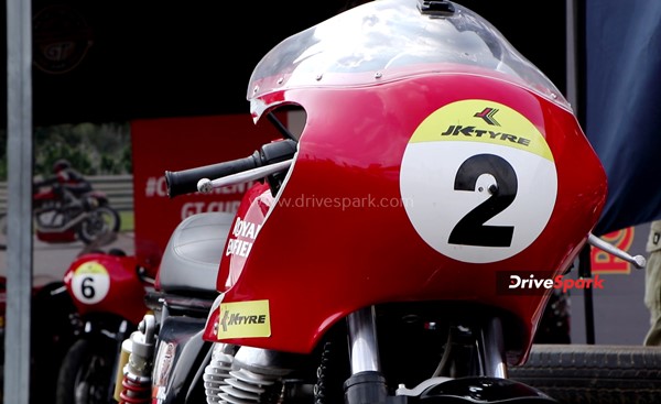 റോയല് എന്ഫീല്ഡ് കോണ്ടിനെന്റല് GT-R650 & GT കപ്പ്: റെട്രോ റേസിംഗിനെ അടുത്തറിയാം റോയല് എന്ഫീല്ഡ് കോണ്ടിനെന്റല് GT-R650 & GT കപ്പ്: റെട്രോ റേസിംഗിനെ അടുത്തറിയാം