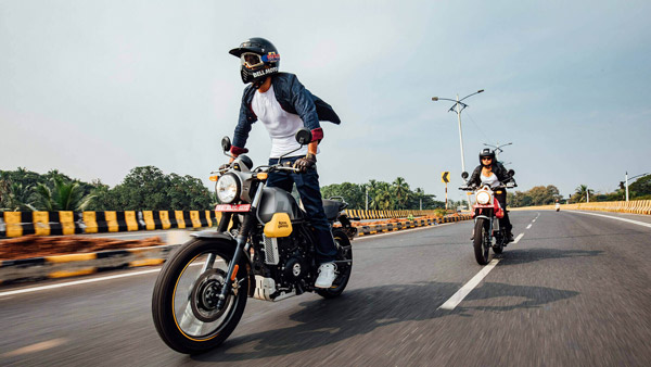 ആകാംഷകൾക്ക് അറുതി വരുത്തി Scram 411 ലോഞ്ച് ചെയ്ത് Royal Enfield; വില 2.03 ലക്ഷം രൂപ ആകാംഷകൾക്ക് അറുതി വരുത്തി Scram 411 ലോഞ്ച് ചെയ്ത് Royal Enfield; വില 2.03 ലക്ഷം രൂപ