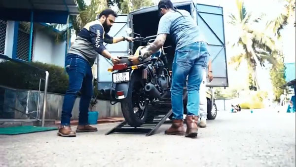 ധ്യാൻ ശ്രീനിവാസൻ മുതൽ നേവി റിയർ അഡ്മിറൽ വരെ; Royal Enfield 650 Twins ലിമിറ്റഡ് എഡിഷൻ കരസ്ഥമാക്കിയ പ്രമുഖർ 