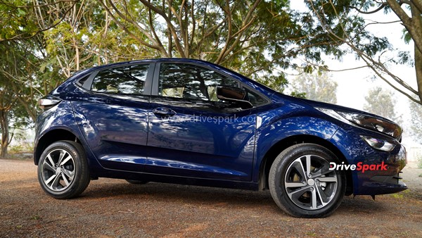 Tata Altroz ഡ്യുവൽ ക്ലച്ച് ഓട്ടോമാറ്റിക് എത്രമാത്രം മികച്ചത്? അറിയാം പുതിയ റിവ്യൂ വിശേഷങ്ങളിലൂടെ