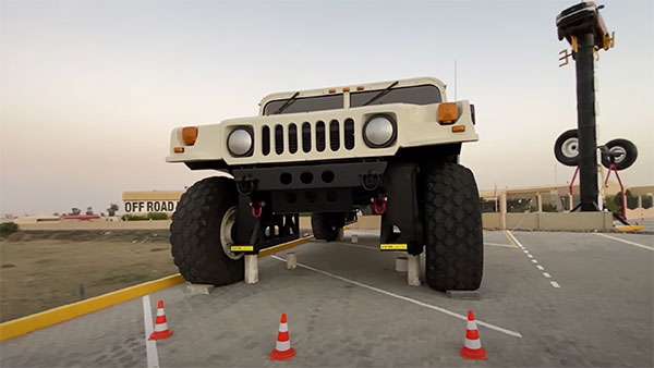 അംബോ ജംബൻ!! ലോകത്തിലെ ഏറ്റവും വലിയ Hummer H1 എസ്യുവി; വീഡിയോ അംബോ ജംബൻ!! ലോകത്തിലെ ഏറ്റവും വലിയ Hummer H1 എസ്യുവി; വീഡിയോ