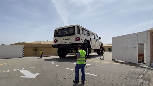 അംബോ ജംബൻ!! ലോകത്തിലെ ഏറ്റവും വലിയ Hummer H1 എസ്യുവി; വീഡിയോ അംബോ ജംബൻ!! ലോകത്തിലെ ഏറ്റവും വലിയ Hummer H1 എസ്യുവി; വീഡിയോ