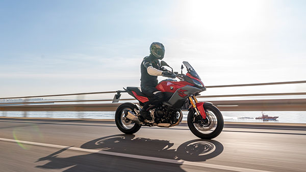 2022 F 900 XR അവതരിപ്പിച്ച് BMW; വില 12.30 ലക്ഷം രൂപ