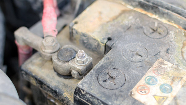 സ്വന്തം പ്രായം പോലെ തന്നെ കാർ ബാറ്ററിയുടെ പ്രായത്തിലും വേണം ഒരു ശ്രദ്ധ! സ്വന്തം പ്രായം പോലെ തന്നെ കാർ ബാറ്ററിയുടെ പ്രായത്തിലും വേണം ഒരു ശ്രദ്ധ!