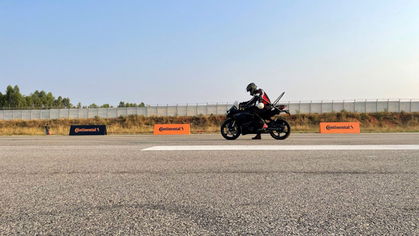 ടു-വീലർ സേഫ്റ്റിയ്ക്കായി അഡ്വാൻസ്ഡ് ടെക്ക് പ്രദർശിപ്പിച്ച് കോണ്ടിനെന്റൽ ഇന്ത്യ; വിശദാംശങ്ങൾ