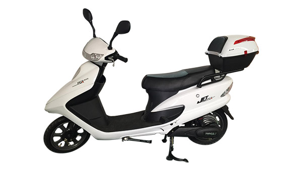 ഒന്നും രണ്ടുമല്ല! ട്രക്കിനുള്ളിൽ കത്തി നശിച്ചത് 20 ഇലക്ട്രിക് സ്കൂട്ടറുകൾ