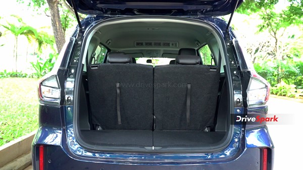 സുരക്ഷയും ഉണ്ട്, ഫീച്ചറും ഉണ്ട്, മാറ്റങ്ങളുമായി Maruti XL6; റിവ്യൂ വിശേഷങ്ങള്‍ ഇതാ