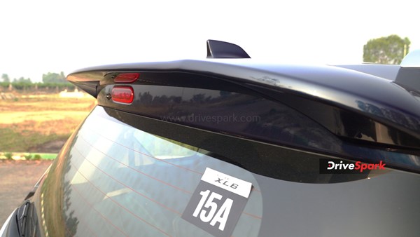 സുരക്ഷയും ഉണ്ട്, ഫീച്ചറും ഉണ്ട്, മാറ്റങ്ങളുമായി Maruti XL6; റിവ്യൂ വിശേഷങ്ങള്‍ ഇതാ