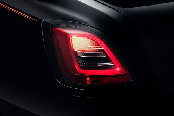 ആഡംബരത്തിന്റെ അവസാന വാക്ക്! Black Badge Ghost ഇന്ത്യയില്‍ അവതരിപ്പിച്ച് Rolls Royce