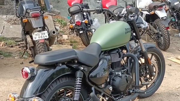 Meteor 350 ക്രൂയിസറിലേക്ക് പുതിയ മാറ്റ് ഗ്രീൻ കളർ ഓപ്ഷൻ അവതരിപ്പിക്കാൻ തയാറെടുത്ത് Royal Enfield Meteor 350 ക്രൂയിസറിലേക്ക് പുതിയ മാറ്റ് ഗ്രീൻ കളർ ഓപ്ഷൻ അവതരിപ്പിക്കാൻ തയാറെടുത്ത് Royal Enfield