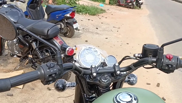 Meteor 350 ക്രൂയിസറിലേക്ക് പുതിയ മാറ്റ് ഗ്രീൻ കളർ ഓപ്ഷൻ അവതരിപ്പിക്കാൻ തയാറെടുത്ത് Royal Enfield Meteor 350 ക്രൂയിസറിലേക്ക് പുതിയ മാറ്റ് ഗ്രീൻ കളർ ഓപ്ഷൻ അവതരിപ്പിക്കാൻ തയാറെടുത്ത് Royal Enfield