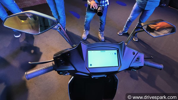 വിൽപ്പനയ്ക്ക് എത്തുംമുമ്പേ 55,000 ബുക്കിംഗുകൾ സ്വന്തമാക്കി Simple One ഇലക്ട്രിക് സ്കൂട്ടർ