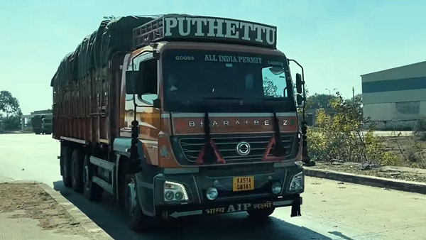 കാറിൽ അല്ല ലോറിയിൽ! കേരളത്തിൽ നിന്ന് കശ്മീർ വരെ ട്രക്ക് ഓടിച്ച് ഒരു കോട്ടയംകാരി