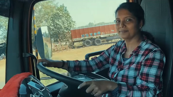 കാറിൽ അല്ല ലോറിയിൽ! കേരളത്തിൽ നിന്ന് കശ്മീർ വരെ ട്രക്ക് ഓടിച്ച് ഒരു കോട്ടയംകാരി