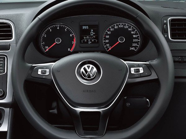Polo-യുടെ ഓട്ടത്തിന് സഡന്‍ ബ്രേക്കിട്ട് Volkswagen; ലെജന്‍ഡ് എഡിഷന്‍ വിപണിയില്‍, വില 10.25 ലക്ഷം രൂപ
