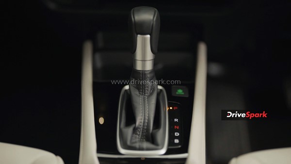 ഹൈബ്രിഡ് സാങ്കേതികവിദ്യയുമായി പുത്തൻ Honda City, റിവ്യൂ വിശേഷങ്ങൾ അറിയാം